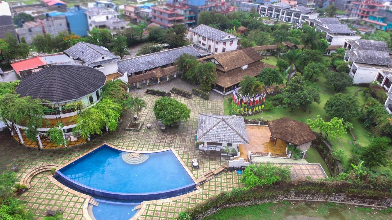 Shangri-La Village Resort, Pokhara Buitenkant foto