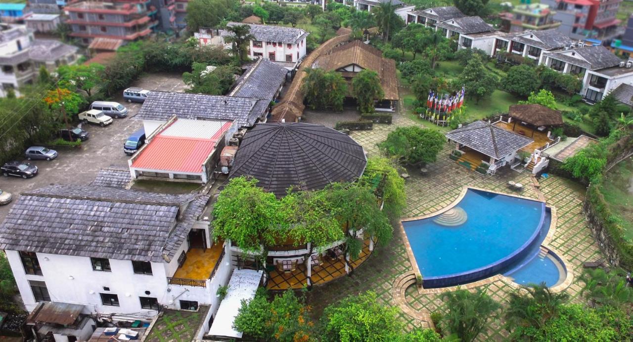 Shangri-La Village Resort, Pokhara Buitenkant foto