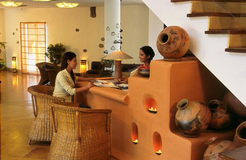 Shangri-La Village Resort, Pokhara Buitenkant foto