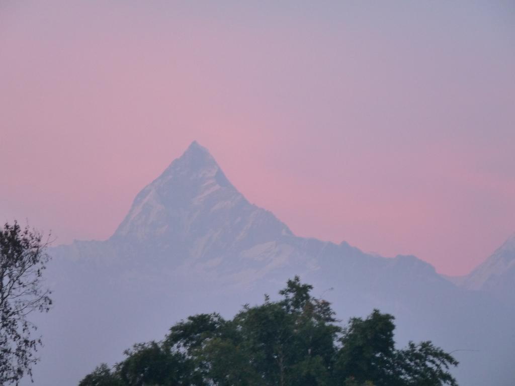 Shangri-La Village Resort, Pokhara Buitenkant foto