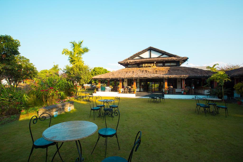 Shangri-La Village Resort, Pokhara Buitenkant foto