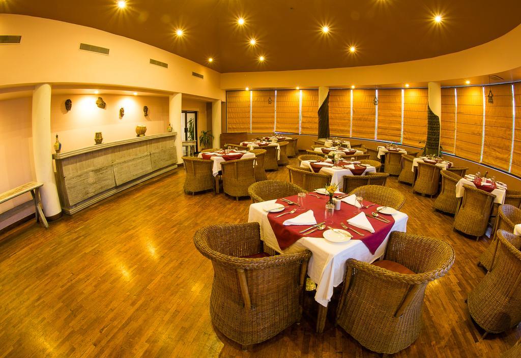 Shangri-La Village Resort, Pokhara Buitenkant foto