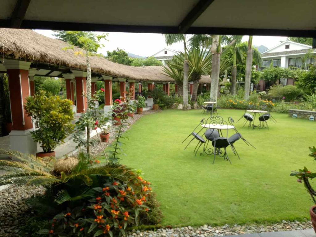 Shangri-La Village Resort, Pokhara Buitenkant foto