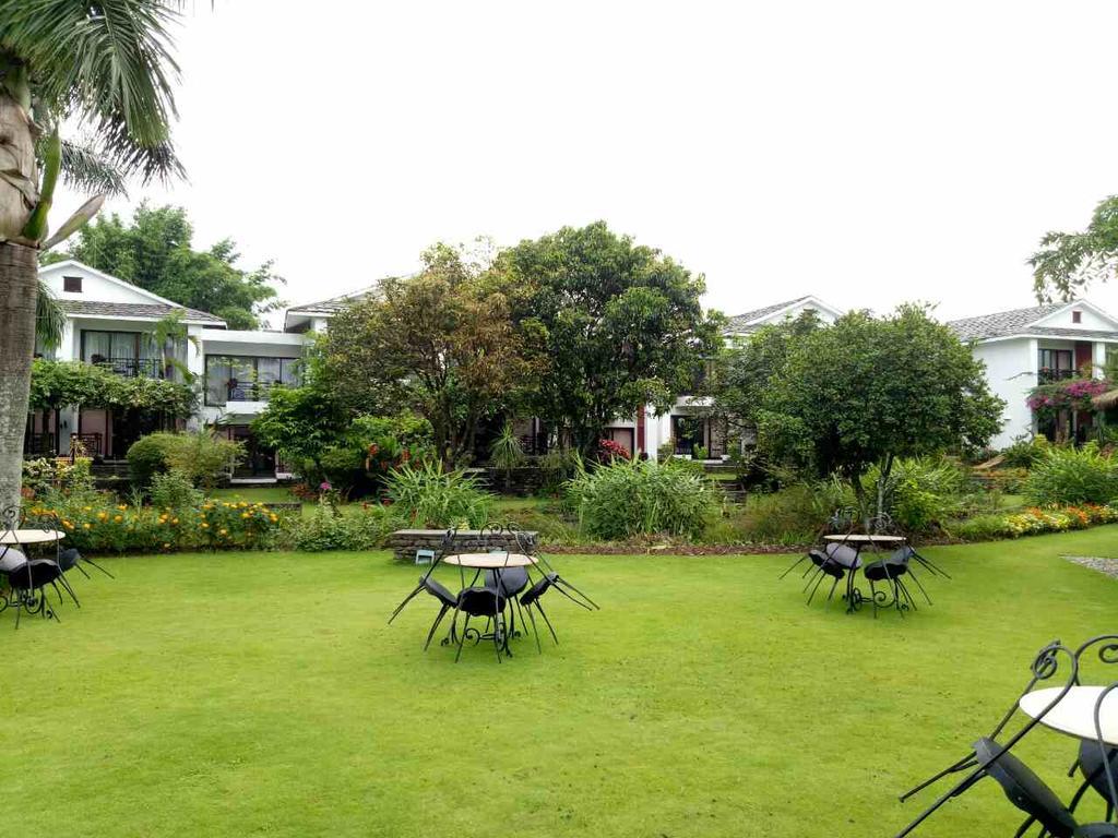 Shangri-La Village Resort, Pokhara Buitenkant foto