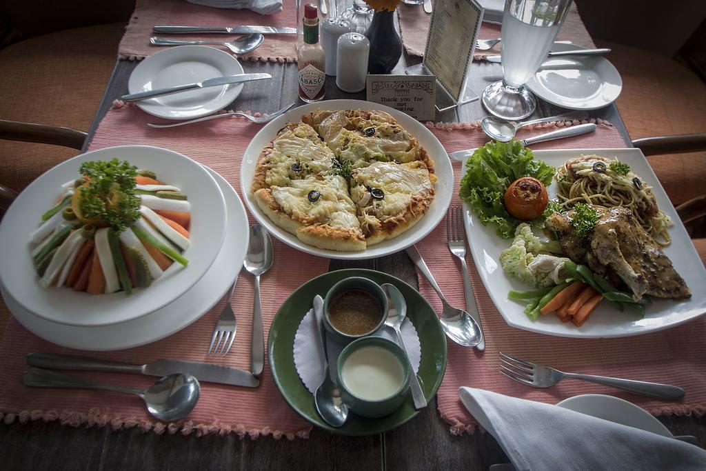 Shangri-La Village Resort, Pokhara Buitenkant foto
