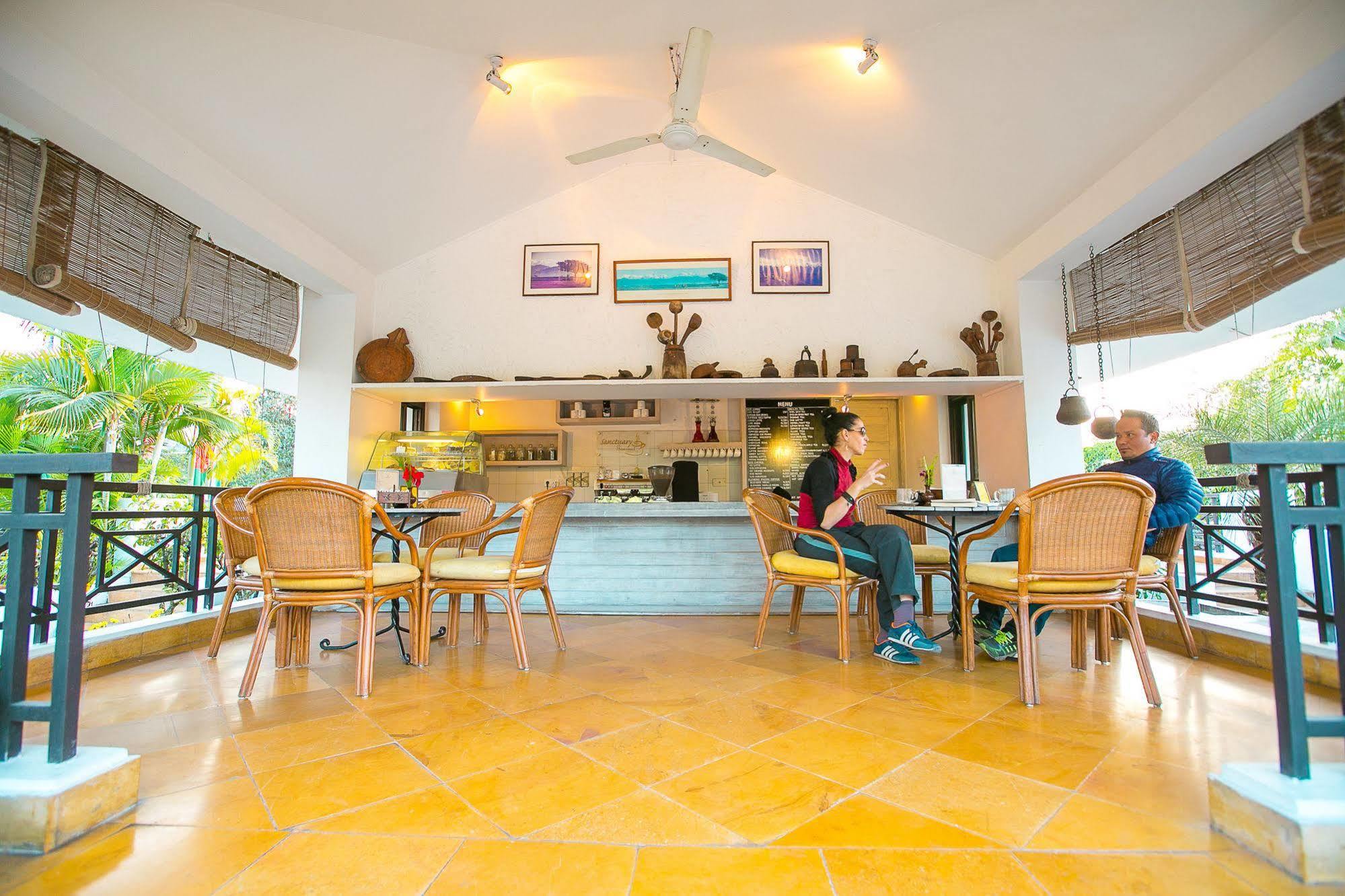 Shangri-La Village Resort, Pokhara Buitenkant foto